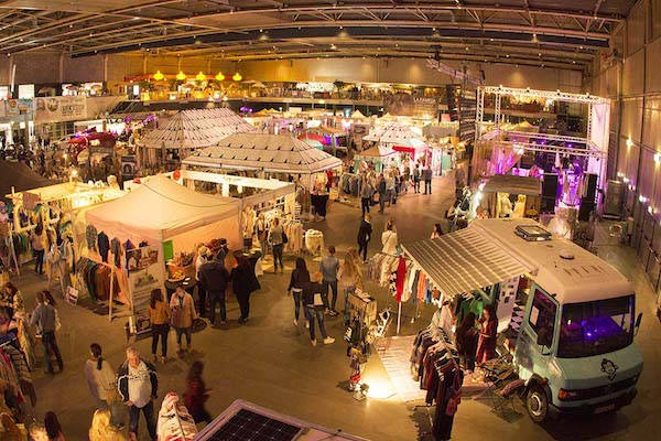Goldendelicates local bazaar